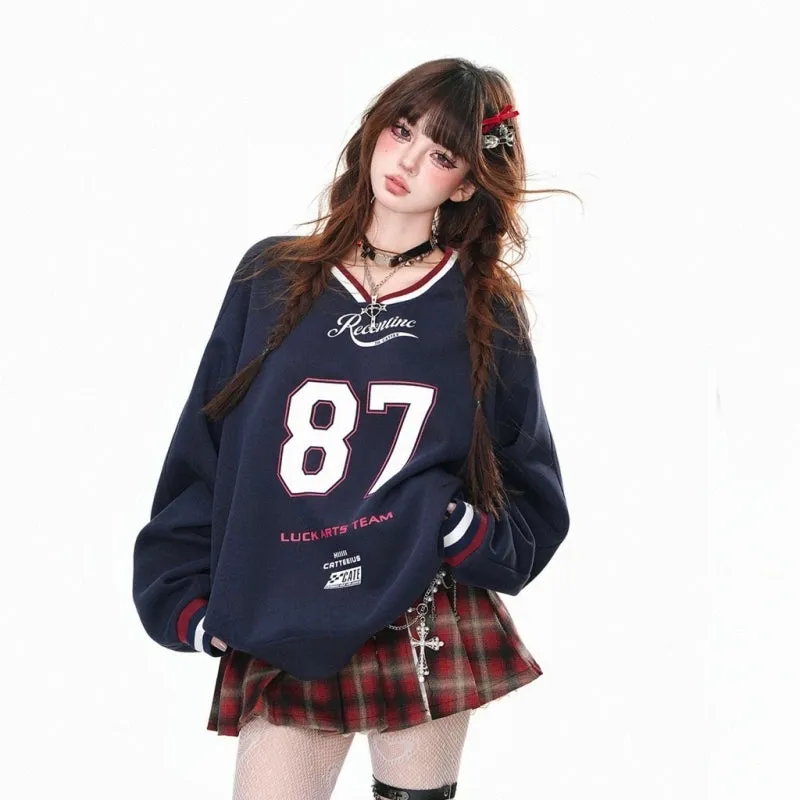 American College Style V-neck Long-Sleeved Sweatshirt
